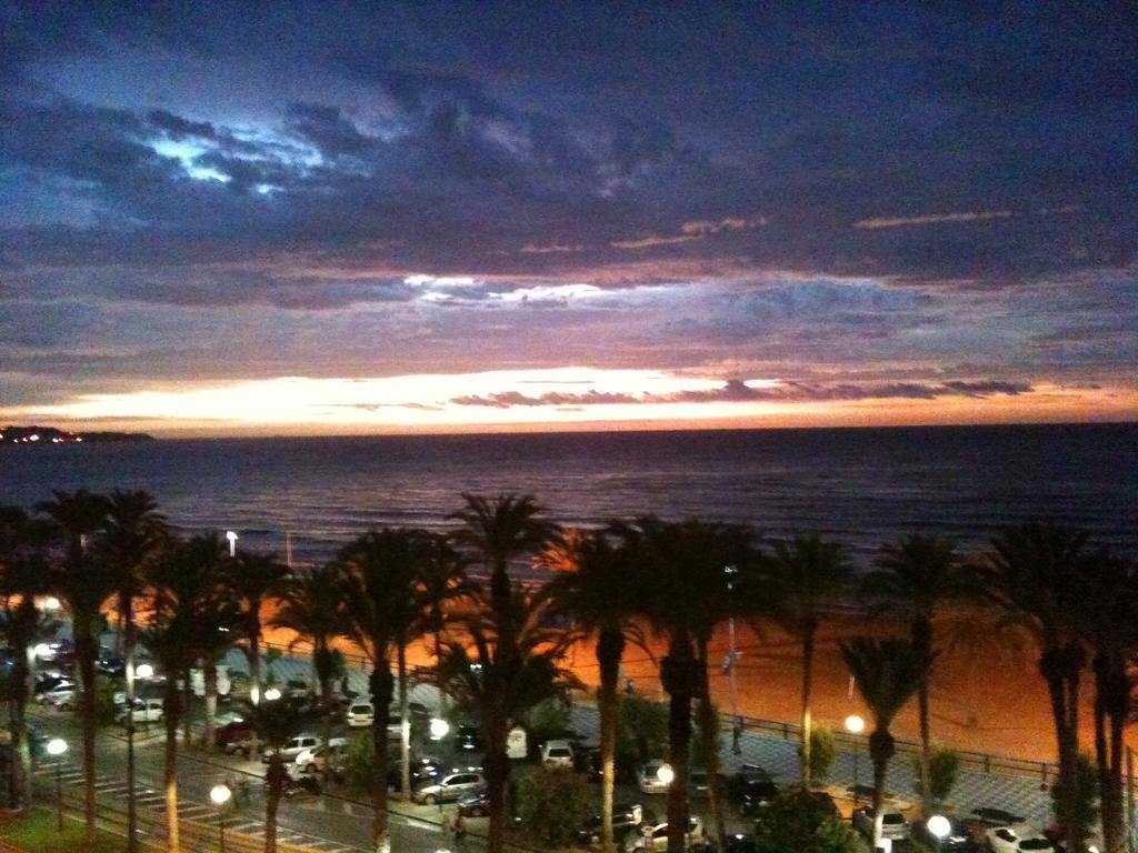 Apartamentos Bahia Alicante Szoba fotó